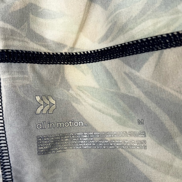 All In Motion Men’s Tropical UPF 50+ Hybrid 6” Swim Trunks - Picture 7 of 7